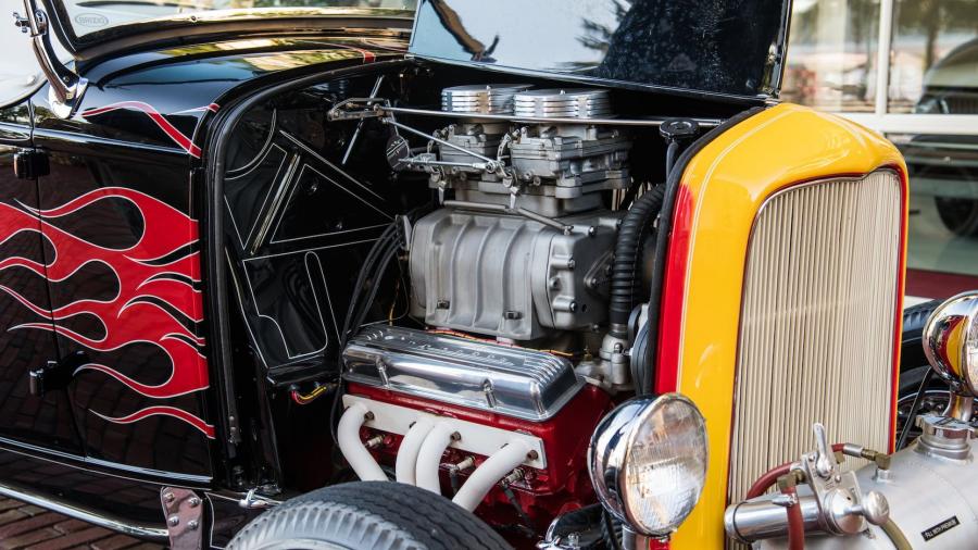 Моторный отсек Ford McMullen Roadster 1932 года  (фото 5 из 31)